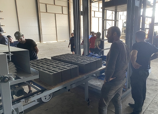 UNIK lansează o linie de mașini complet automate pentru fabricarea blocurilor de beton în Orientul Îndepărtat al Rusiei