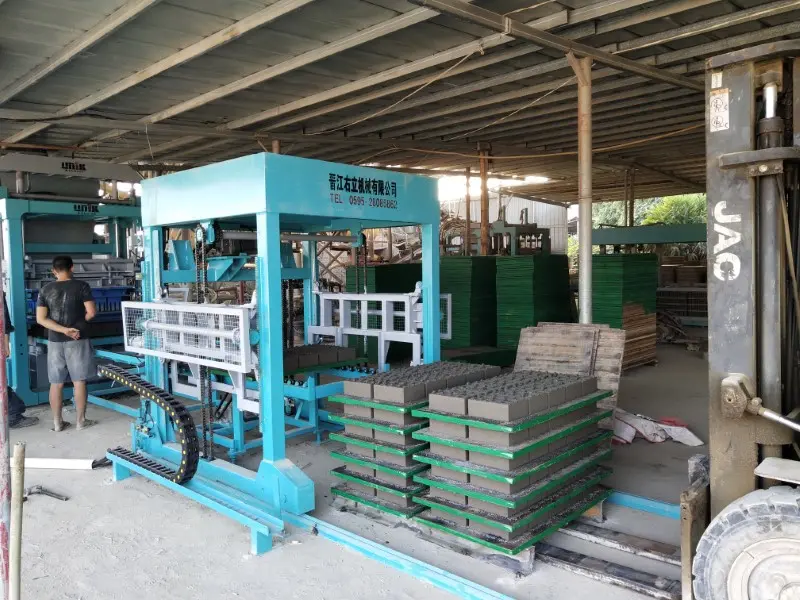 5 avantaje ale utilizării unei mașini de blocuri de ciment