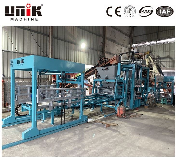 Mașină automată de fabricare a cărămizii de beton