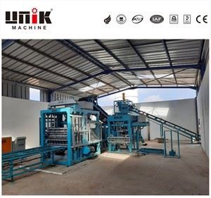 Mașină automată pentru cărămizi de ciment