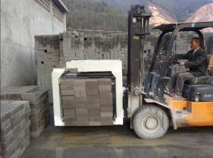 Clemă pentru bloc hidraulic