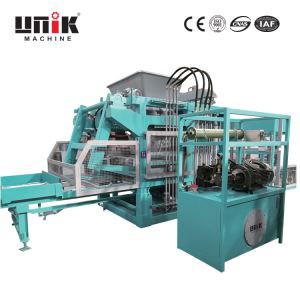 Mașină automată de fabricare a cărămizilor cu interblocare